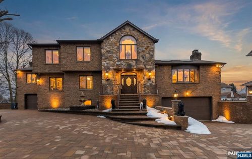 512 Van Bussum Ave, Garfield, NJ, 07026-2033 | Card Image