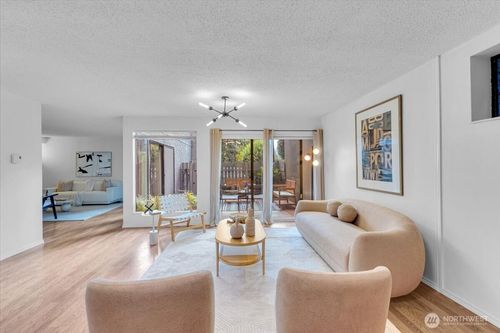apt-101-654 Olympic Pl, Seattle, WA, 98119-3639 | Card Image