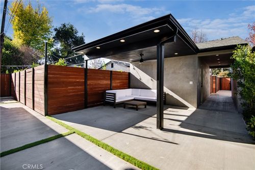 5332 Natick Ave, Sherman Oaks, CA, 91411-4035 | Card Image