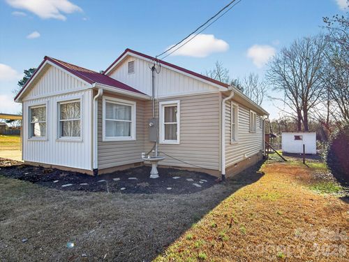 161 Walker Lake Rd, Forest City, NC, 28043-7063 | Card Image