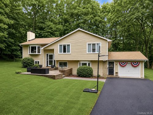 386 Nashopa Rd, Bloomingburg, NY, 12721-5229 | Card Image