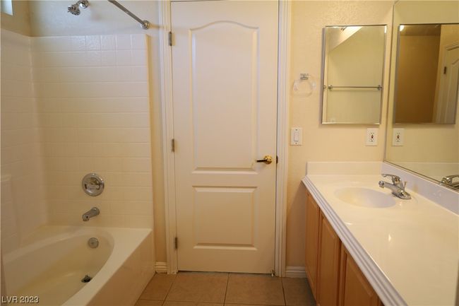 0 - 8869 Happy Stream Ave, House other with 3 bedrooms, 3 bathrooms and null parking in Las Vegas NV | Image 6