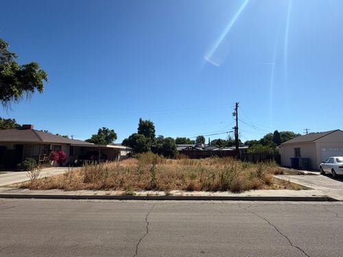 1128 Illinois Avenue, Los Banos, CA, 93635 | Card Image