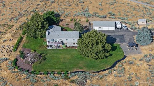 703 S 48th Ave, West Richland, WA, 99353-8472 | Card Image