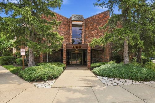 212-925 Spring Hill Dr, Northbrook, IL, 60062-3375 | Card Image
