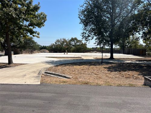 102 Pecan Dr, Mountain City, TX, 78610-9526 | Card Image