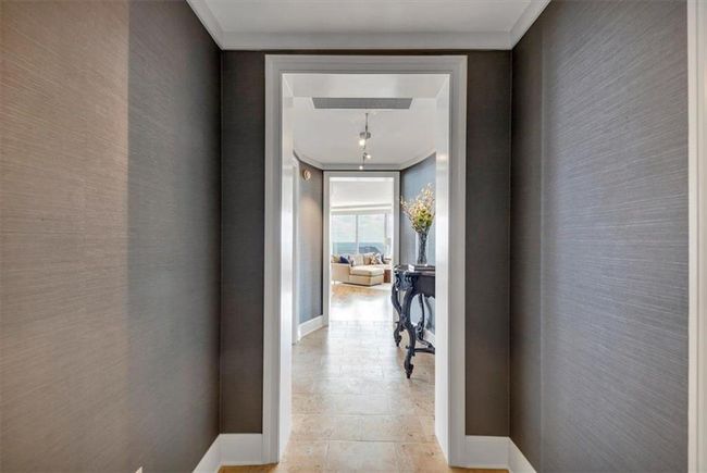 UNIT-3504 - 3344 Peachtree Rd Ne, Condo with 2 bedrooms, 3 bathrooms and 2 parking in Atlanta GA | Image 4