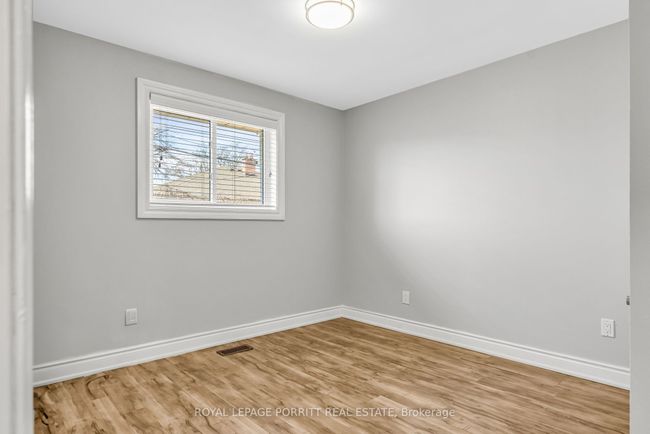14 Albion Cres, House attached with 5 bedrooms, 3 bathrooms and 4 parking in Brampton ON | Image 15