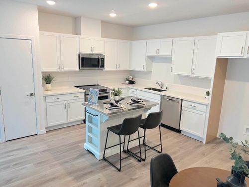 6141 Bridgecross Dr, Sacramento, CA, 95835-1980 | Card Image