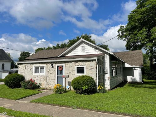 716 S Crown St, Greencastle, IN, 46135-2016 | Card Image