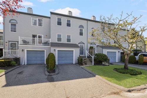 25-1 Willow Glen Cir, Warwick, RI, 02889-8300 | Card Image