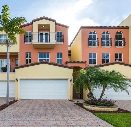 1421 Ne 26th Ave, Fort Lauderdale, FL, 33304-1517 | Card Image