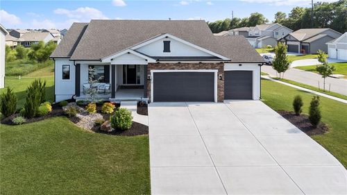 19013 W 188th Ter, Spring Hill, KS, 66083-6032 | Card Image