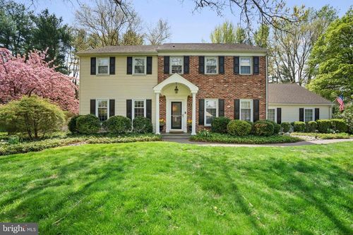 10 Bailey Dr, WASHINGTON CROSSING, PA, 18977-1006 | Card Image