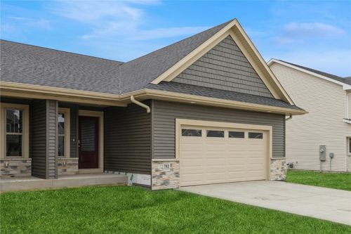 1015 Highland Trl, Solon, IA, 52333-8606 | Card Image