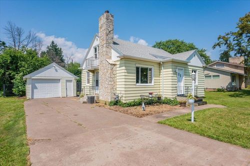 19 Royalton Rd, Superior, WI, 54880-4423 | Card Image