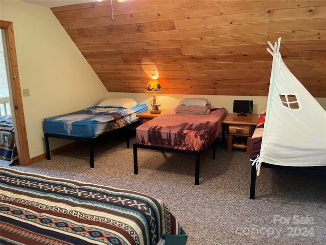 90 Twin Oaks Est, House other with 2 bedrooms, 3 bathrooms and null parking in Sylva NC | Image 25