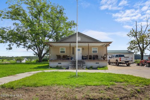 596 Wagon Ford Rd, Beulaville, NC, 28518-8662 | Card Image
