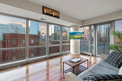 apt-401-929 Portland Ave, Minneapolis, MN, 55404-1235 | Card Image