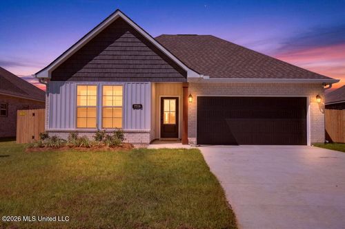 7719 Claymont Cir, Ocean Springs, MS, 39564-5445 | Card Image