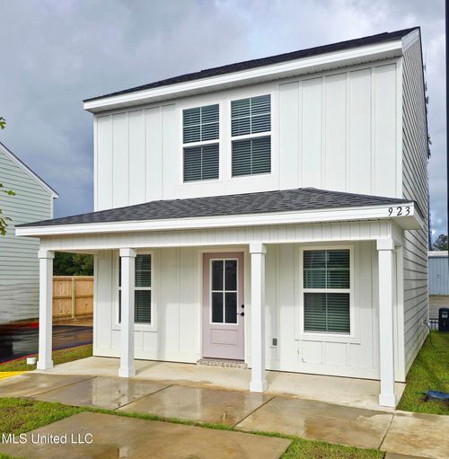 923 Motsie Rd, Biloxi, MS, 39532-2201 | Card Image