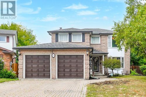 354 Blackthorn Street, Oshawa (Eastdale), ON, L1K1K9 | Card Image