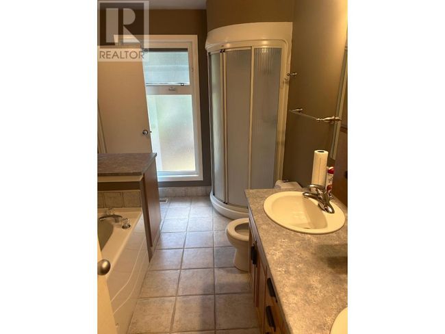 1055 White Rd, House other with 4 bedrooms, 2 bathrooms and null parking in South Slocan BC | Image 7