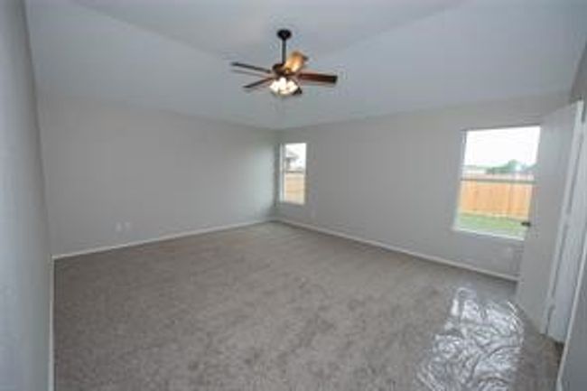 1410 Eagles Nest Trl, House other with 4 bedrooms, 2 bathrooms and null parking in Krum TX | Image 15