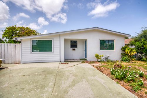 950 W 36th St, Riviera Beach, FL, 33404-2123 | Card Image