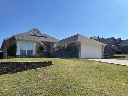 11516 Village Ave, Midwest City, OK, 73130-8228 | Card Image