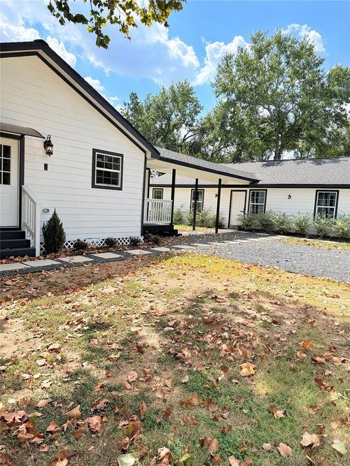 115 Penick Rd, Waller, TX, 77484-8334 | Card Image