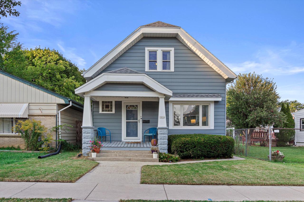 Layton Ave, Cudahy, WI 53110