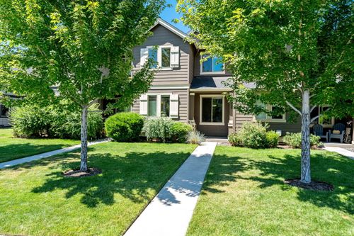 3343 Sw 28th St, Redmond, OR, 97756-7566 | Card Image