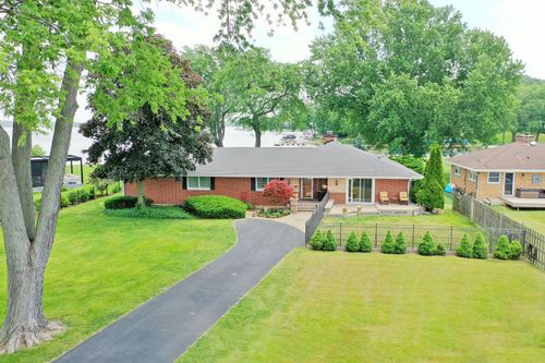 905 River Terrace Dr, Johnsburg, IL, 60051-9514 | Card Image