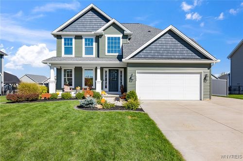 132 Avian Way, Lancaster, NY, 14086-9246 | Card Image
