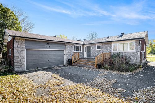 1218 Upton Rd, Manotick, ON, K4M1B3 | Card Image