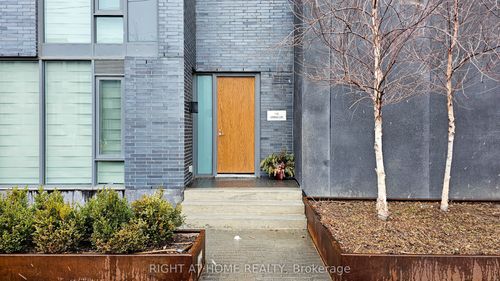 101-118 Varna Dr, North York, ON, M6A0C8 | Card Image