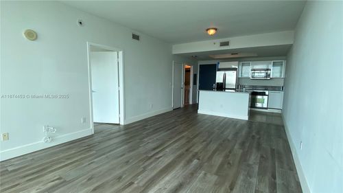 apt-911-888 Biscayne Blvd, Miami, FL, 33132-1510 | Card Image
