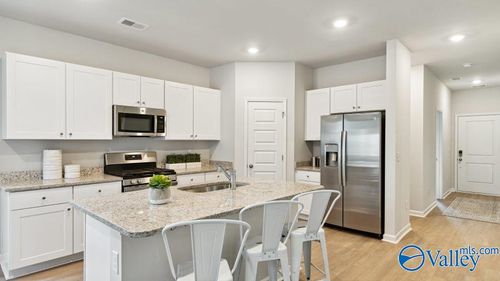 136 Wolfe Lane, Huntsville, AL, 35811 | Card Image