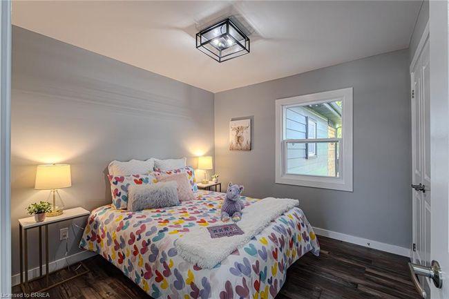 112 Wood St, House other with 5 bedrooms, 2 bathrooms and 4 parking in Brantford ON | Image 16