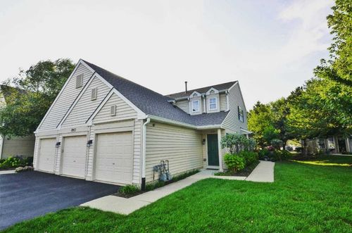 unit-201-2843 Rutland Cir, Naperville, IL, 60564-4994 | Card Image