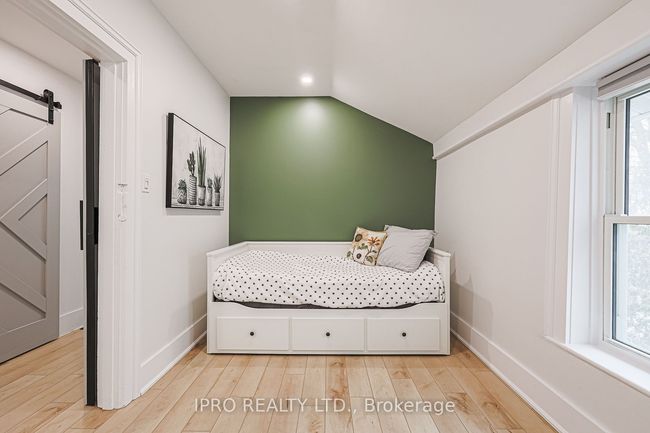 19051 Centre St, House other with 4 bedrooms, 2 bathrooms and 8 parking in Mount Albert ON | Image 15