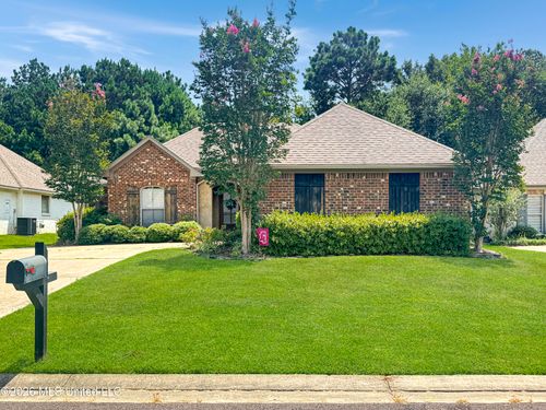 889 Willow Grande Cir, Brandon, MS, 39047-8352 | Card Image