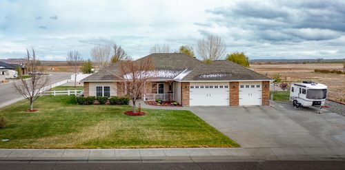 532 N Road 11, Worland, WY, 82401-3141 | Card Image