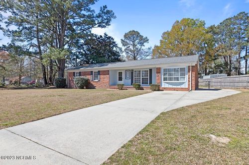 219 Edgewood Dr, Jacksonville, NC, 28546-9201 | Card Image