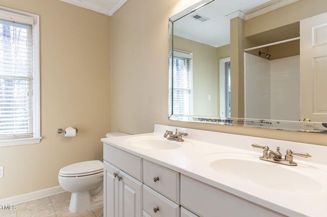 026-1920x1080-attached-hall-bath | Image 28