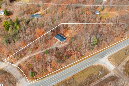 11754 Country Acres Dr, Interlochen, MI, 49643-8108 | Card Image