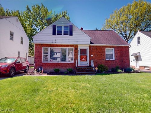 3882 Wallingford Rd, South Euclid, OH, 44121-1952 | Card Image