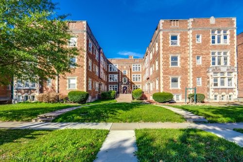 2828 S Moreland Blvd, Cleveland, OH, 44120-2333 | Card Image