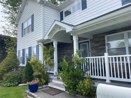 11 Charlotte Pl, Plainview, NY, 11803-5635 | Card Image